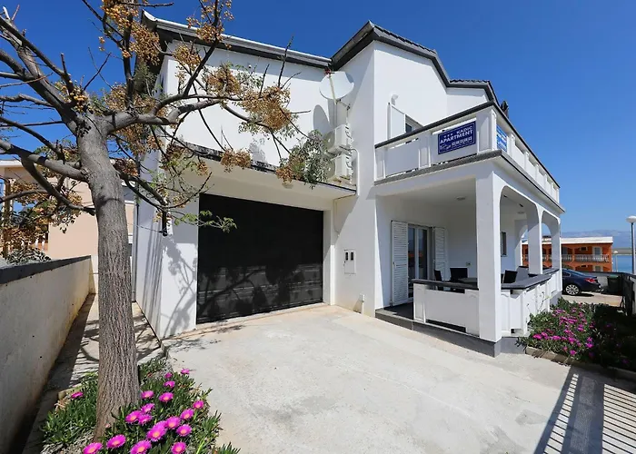 Gesamte In Mit Grossem Balkon By Interhome 아파트 비르