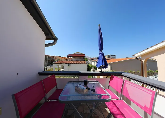 Gesamte In Mit Grossem Balkon By Interhome