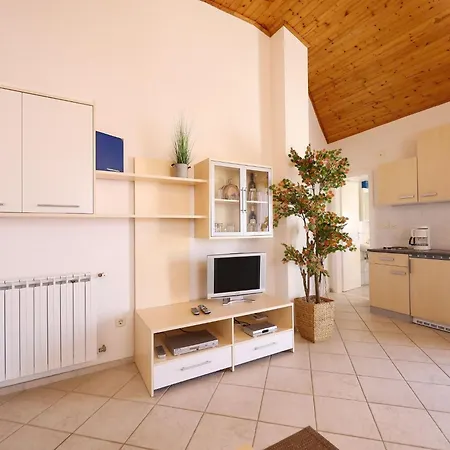 Gesamte In Mit Grossem Balkon By Interhome Appartamento