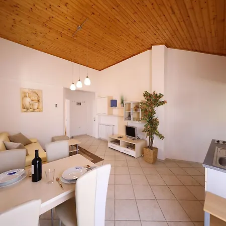 Apartman Gesamte In Mit Grossem Balkon By Interhome Vir